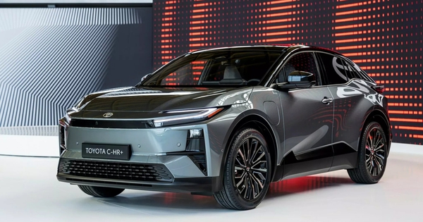 Toyota tung SUV điện mới: Lớn hơn Corolla Cross, màn 14inch, chạy tới 600km/sạc, hướng tới ‘người độc thân đang hẹn hò’