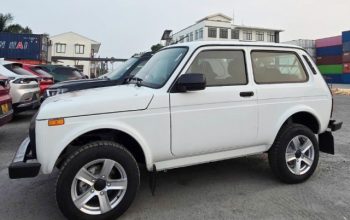 Xe Nga Lada bất ngờ cập cảng Việt Nam, chuẩn bị tái xuất sau nhiều năm vắng bóng?